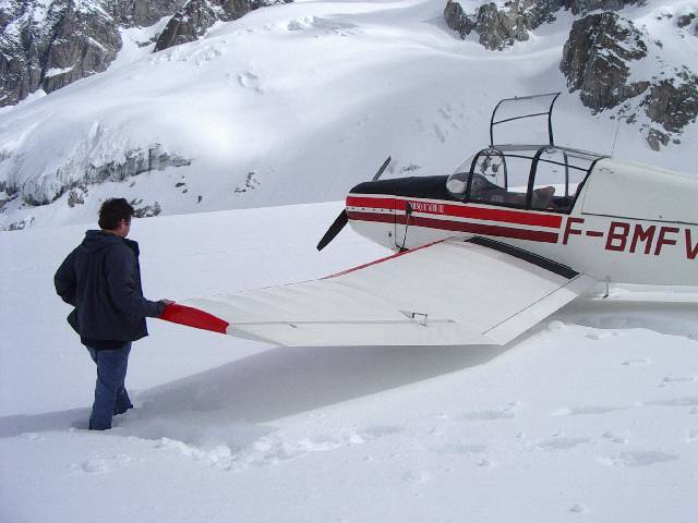Ensabl� (l�g�rement) au glacier d'Argenti�re (74).