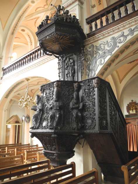 �glise de Beaufort (73) : la chaire.