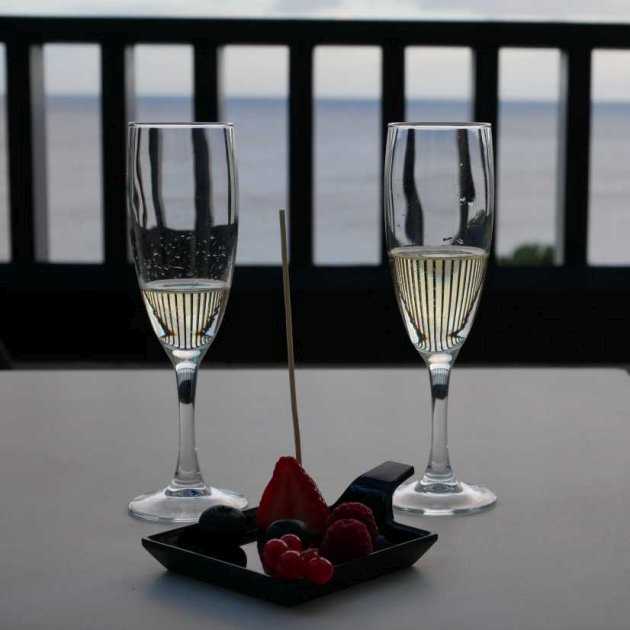 Trinquons sur la terrace � Puerto Calero (Lanzarotte).
