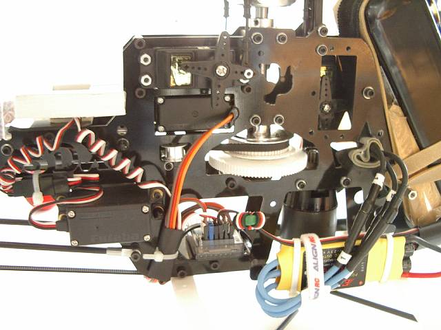 HDX500SAS - moteur MTdragon W35E2 900kV_(UH) - ESC EMAX 60A (asiamedeller) - Servos 3 HX5010 (UH) & Futaba S9254 - Gyro Logitech 2100LT-