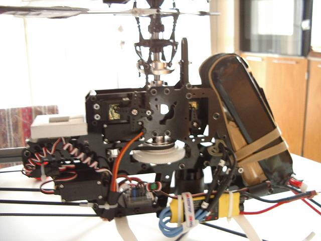 HDX500SAS - moteur MTdragon W35E2 900kV_(UH) - ESC EMAX 60A (asiamedeller) - Servos 3 HX5010 (UH) & Futaba S9254 - Gyro Logitech 2100LT-