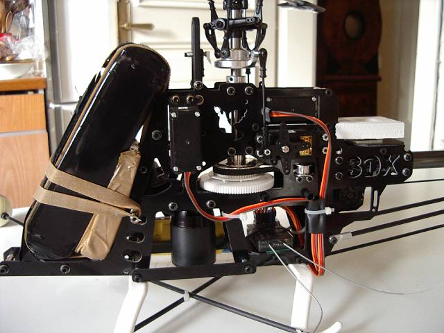 HDX500SAS - moteur MTdragon W35E2 900kV_(UH) - ESC EMAX 60A (asiamedeller) - Servos 3 HX5010 (UH) & Futaba S9254 - Gyro Logitech 2100LT-